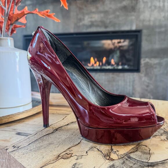 Stuart Weitzman Stage Fire Quasar Patent Leather Peep-Toe Platform Pump, M9.0 - Picture 8 of 8